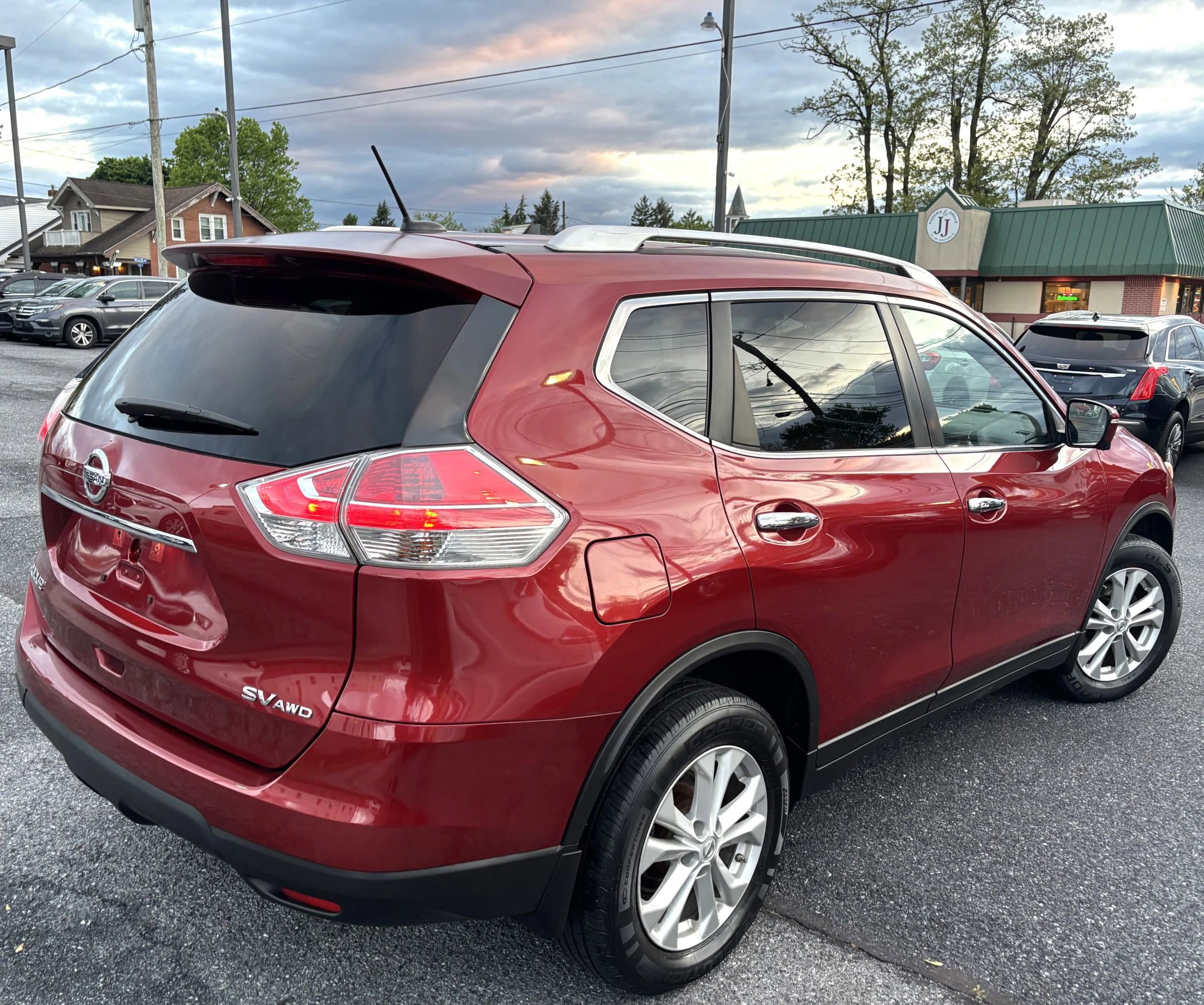 Used 2015 Nissan Rogue SV w/ SV Premium Package AWD/4WD image 5