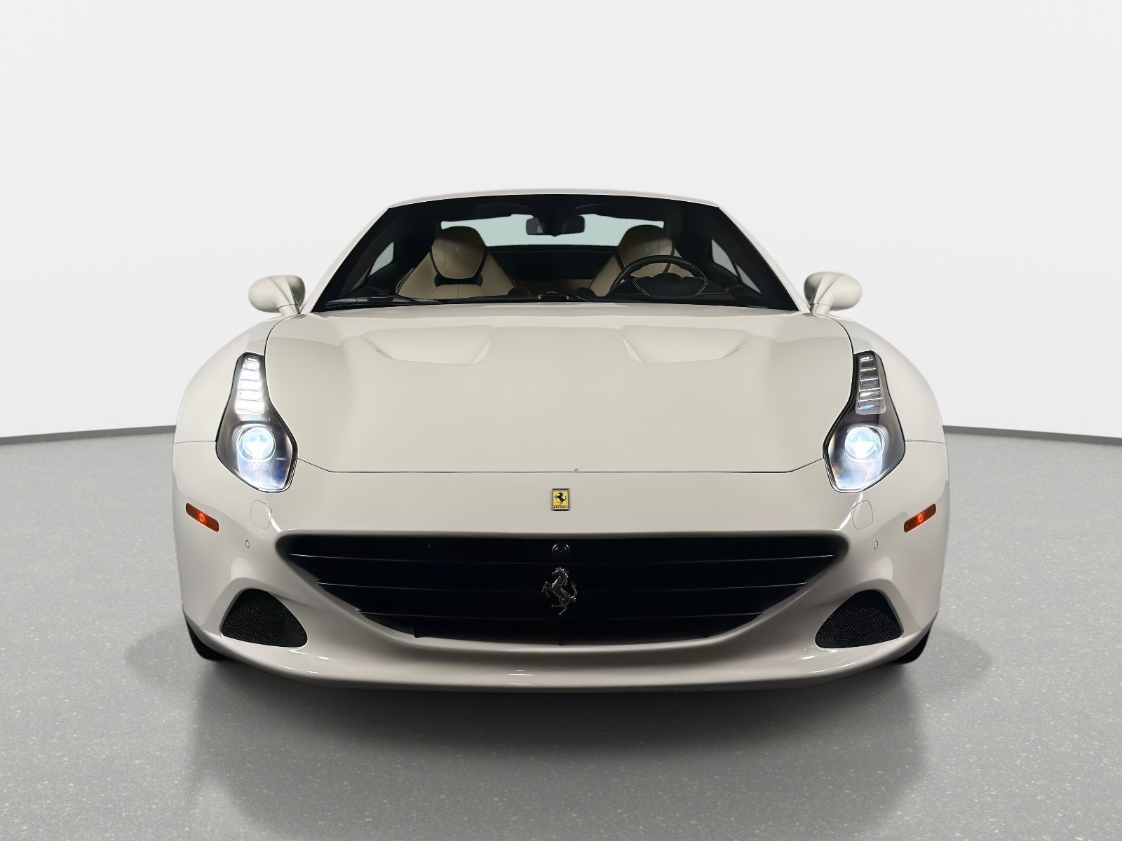 Used 2016 Ferrari California T image 8