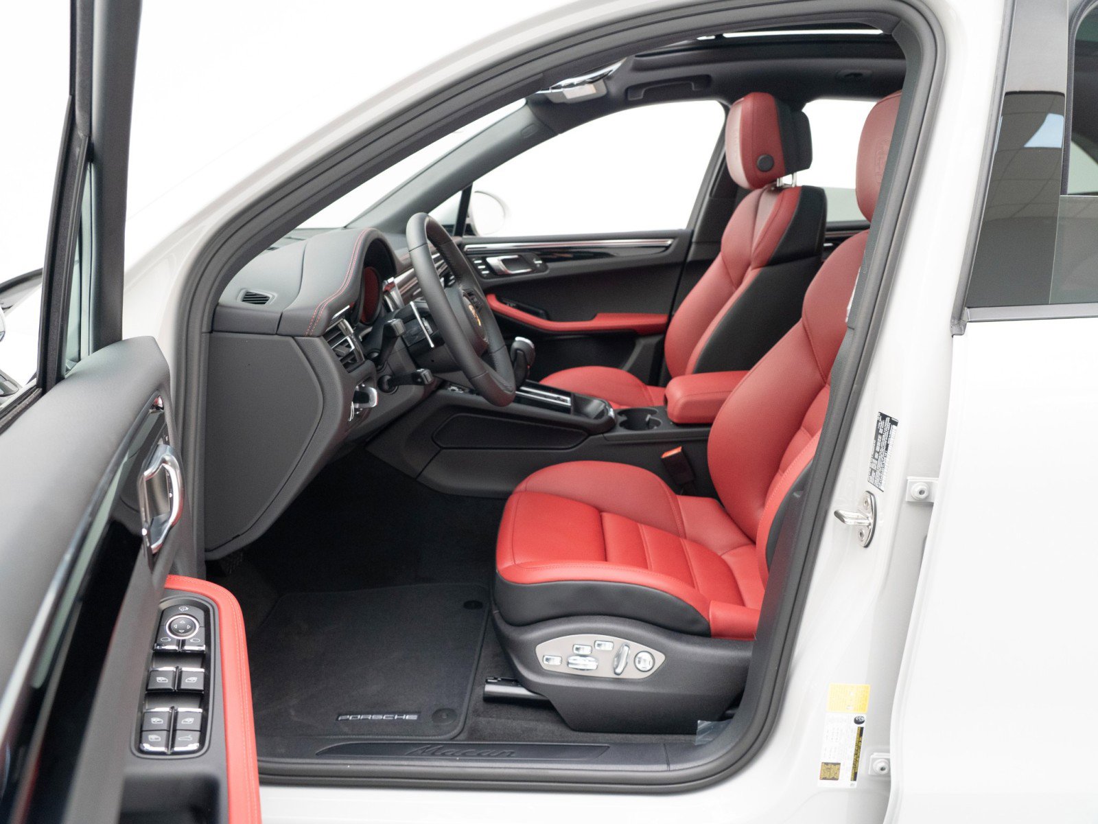 New 2026 Porsche Macan image 17