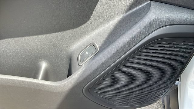 New 2026 Chevrolet Traverse LT w/ LPO, Floor Liner Package FWD image 27