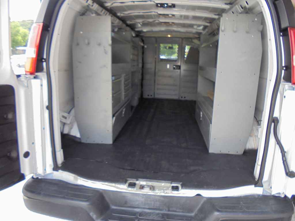 Used 2018 Chevrolet Express 2500 Extended RWD image 5
