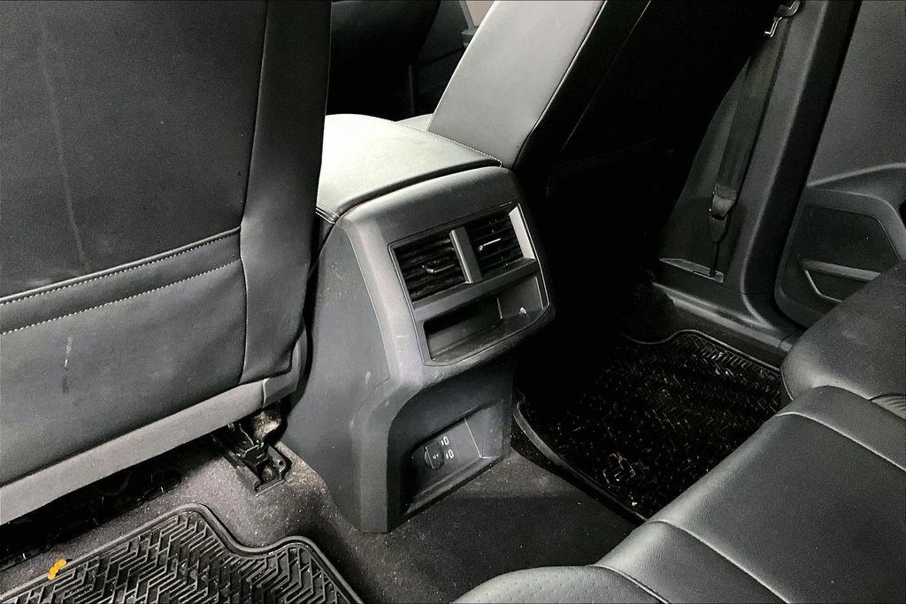 Used 2021 Volkswagen Atlas Cross Sport SE FWD image 30