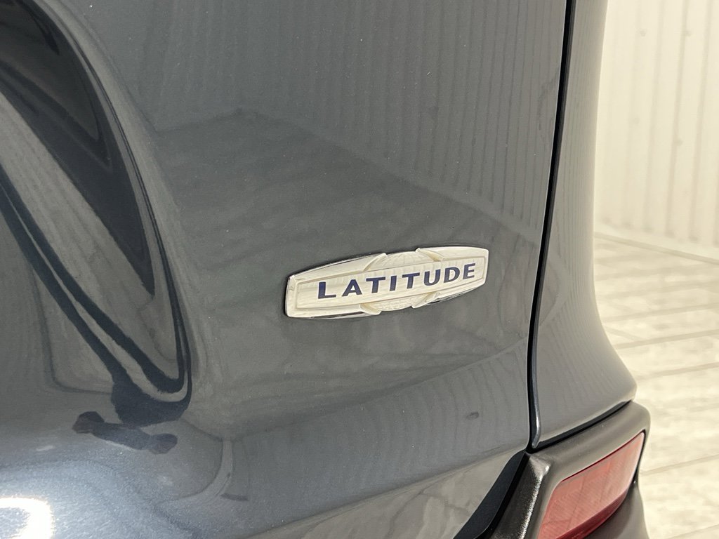 Used 2021 Jeep Cherokee Latitude w/ Mopar Interior Package image 31