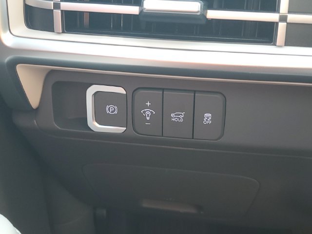 Used 2025 Hyundai Santa Fe SEL AWD/4WD image 19