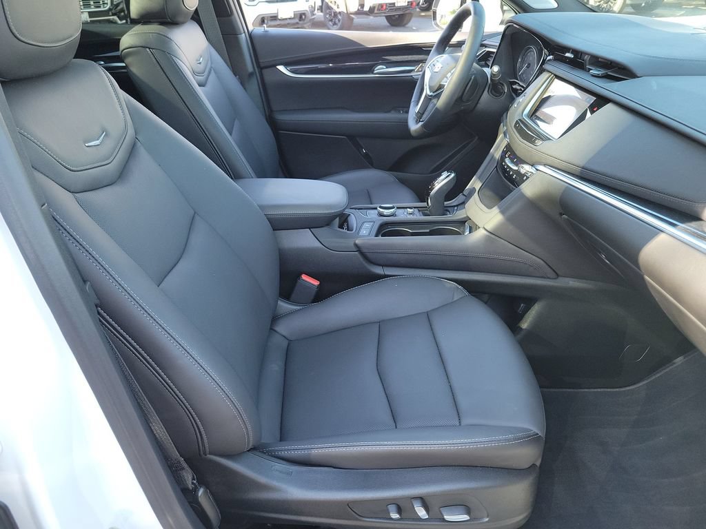 Used 2026 Cadillac XT5 Premium Luxury w/ Driver Assist Package FWD image 28