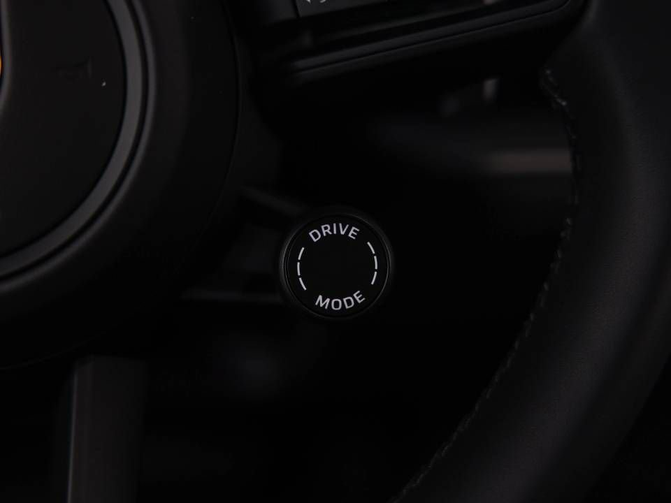 Certified 2026 Porsche Cayenne AWD/4WD image 45
