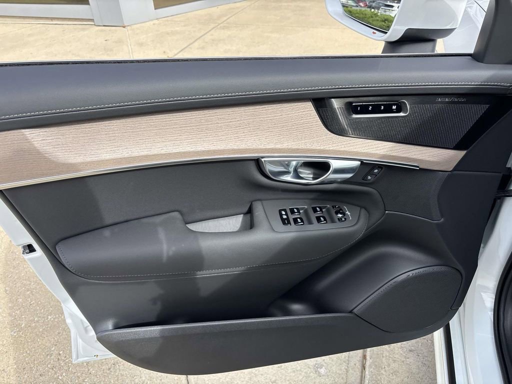 New 2026 Volvo XC90 B6 Plus w/ Protection Package Premier image 11