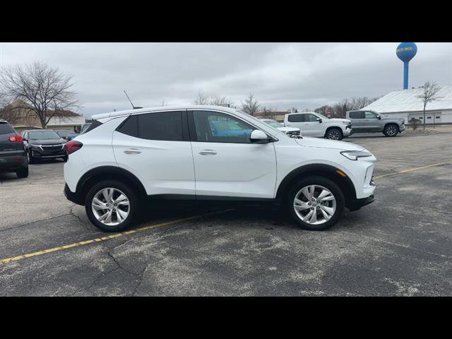Used 2024 Buick Encore GX Preferred image 31