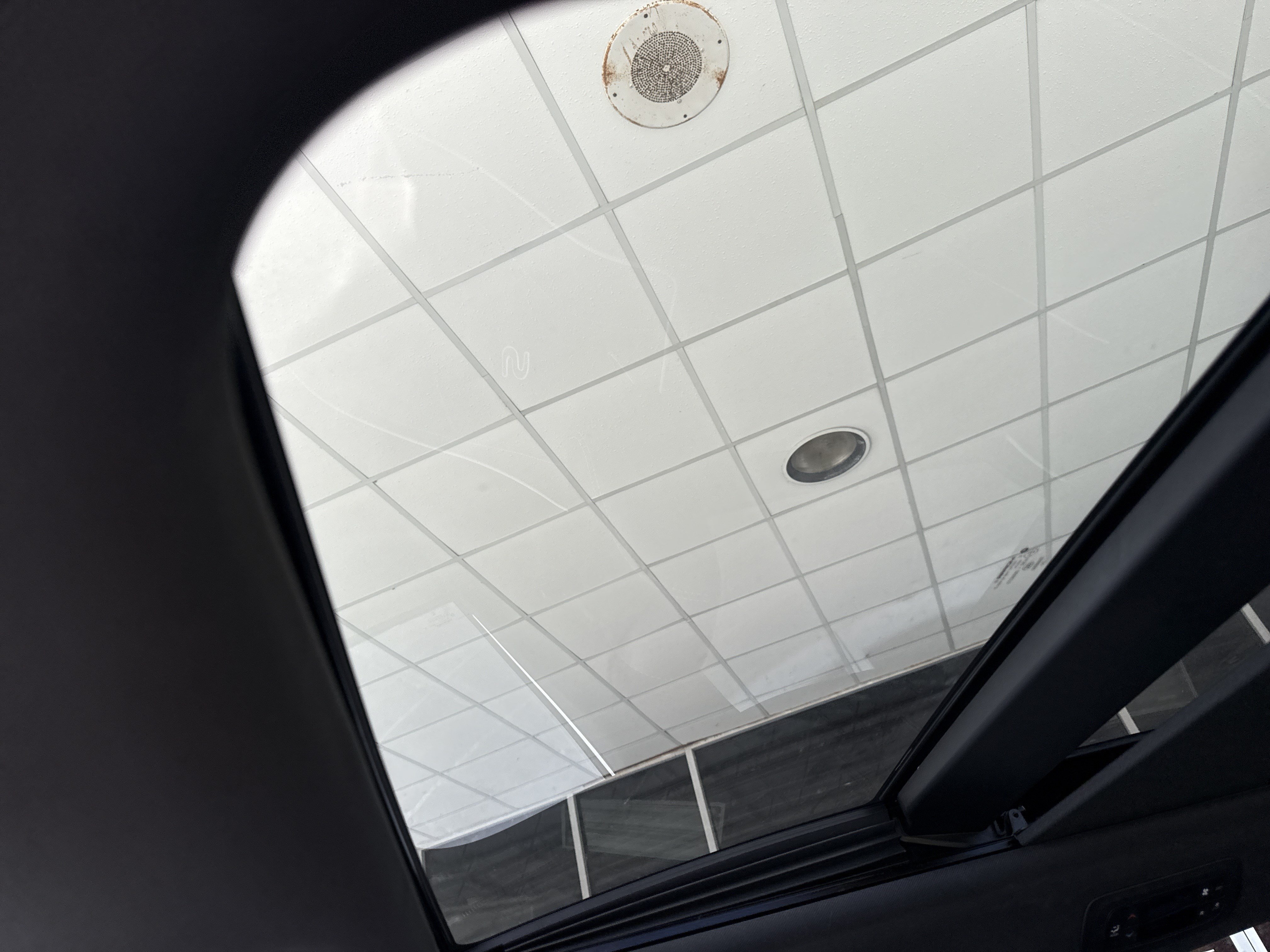 Used 2025 Chrysler Pacifica Limited FWD image 28