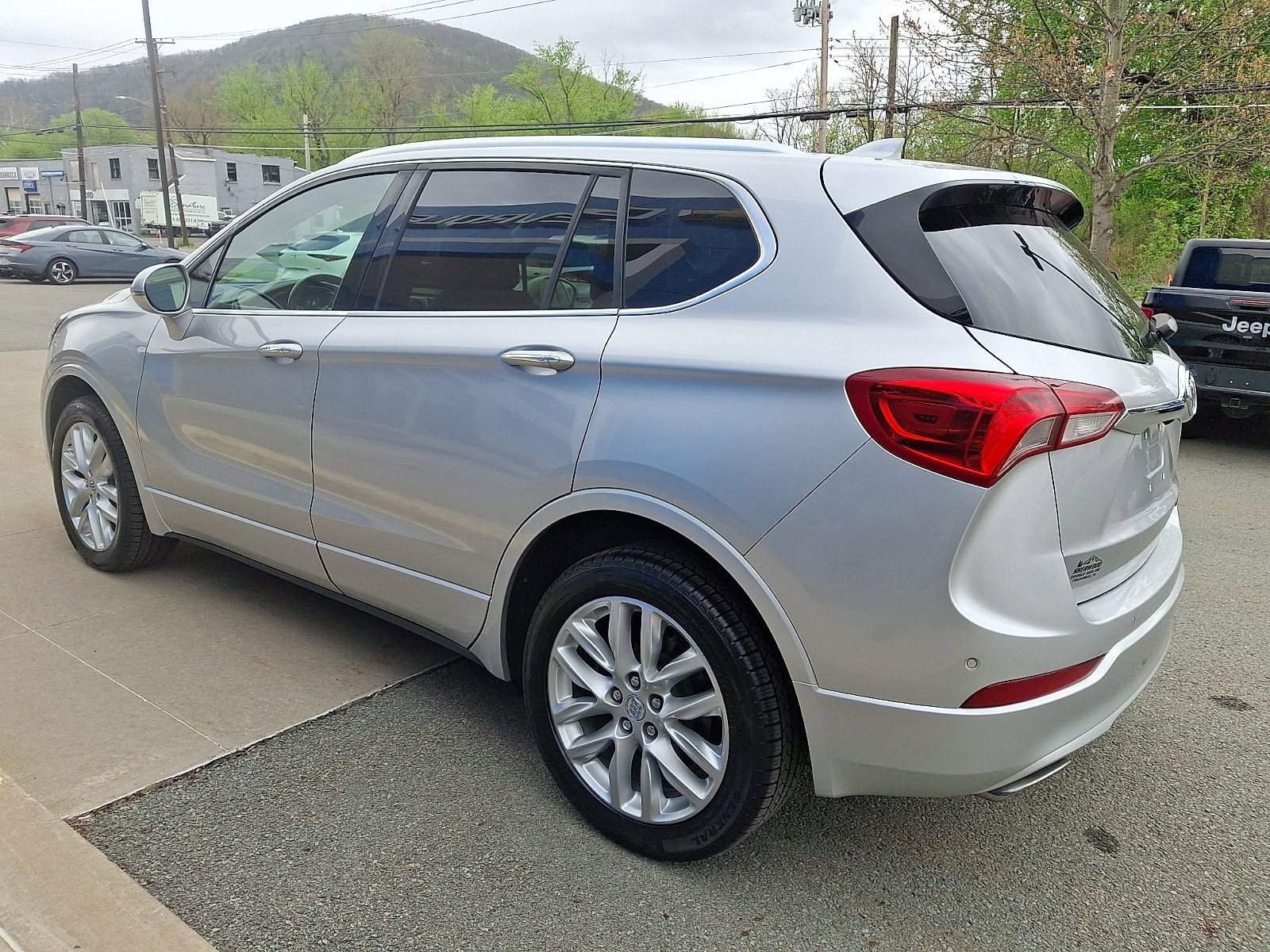 Used 2019 Buick Envision Premium AWD/4WD image 4