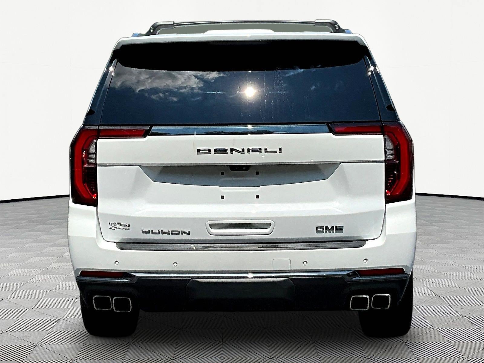 Used 2025 GMC Yukon Denali Ultimate AWD/4WD image 5