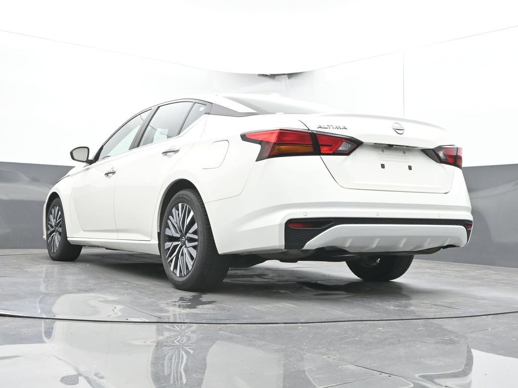 Used 2025 Nissan Altima 2.5 SV FWD image 50