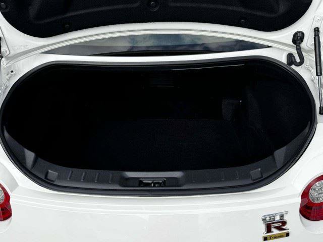 Used 2024 Nissan GT-R w/ Floor Mat Package AWD/4WD image 56