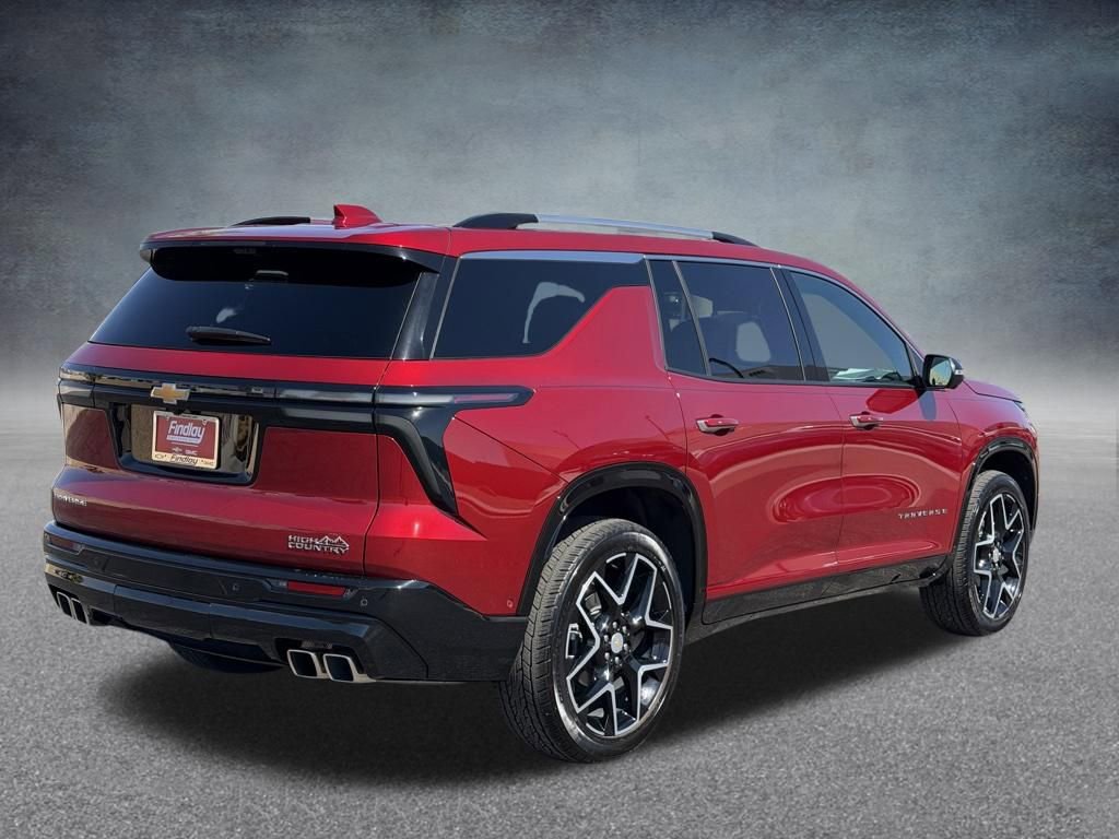 Used 2025 Chevrolet Traverse High Country FWD image 3