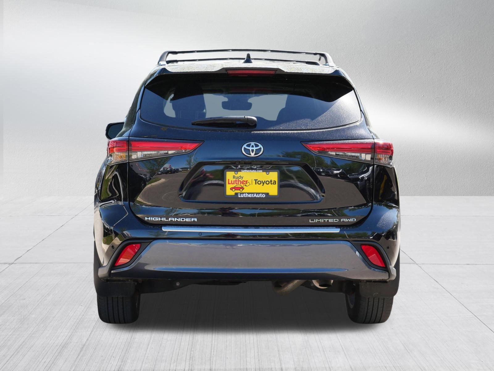 Used 2023 Toyota Highlander Limited AWD/4WD image 6