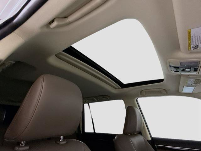 Certified 2023 Lexus GX 460 Luxury w/ Off Road Package AWD/4WD image 18