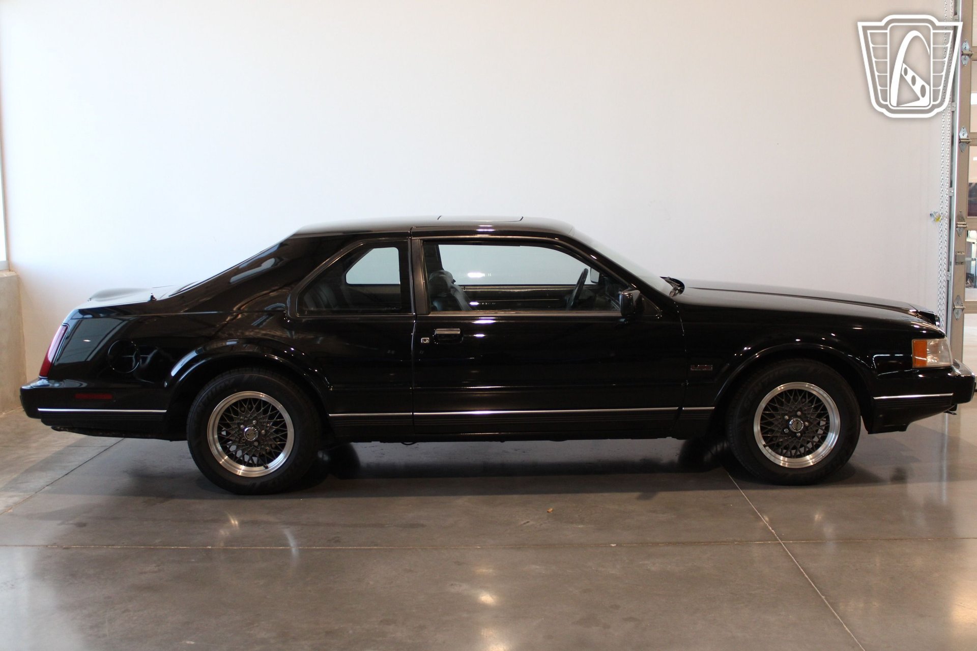 Used 1991 Lincoln Mark VII LSC RWD image 12