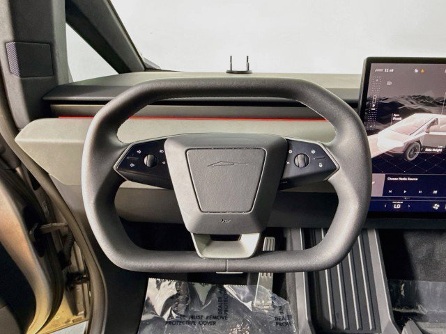 Used 2024 Tesla Cybertruck AWD Crew Cab image 10
