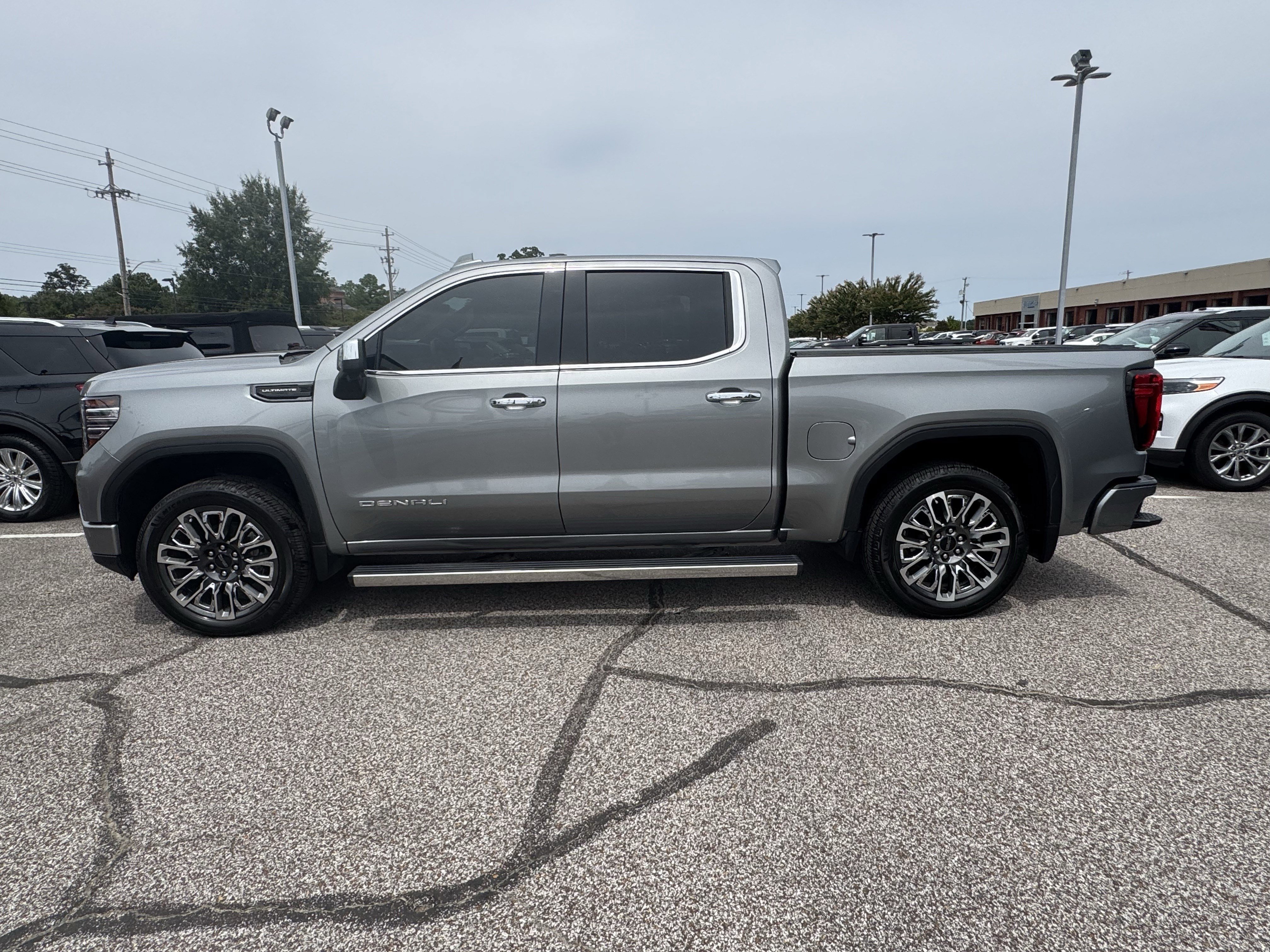 Used 2024 GMC Sierra 1500 Denali Ultimate image 6