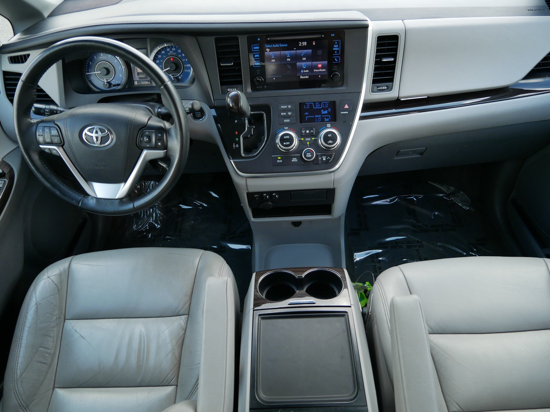 Used 2015 Toyota Sienna XLE w/ XLE Navigation Package FWD image 10