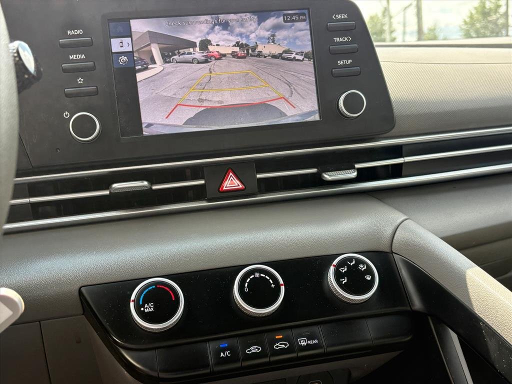 Used 2024 Hyundai Elantra SE FWD image 9