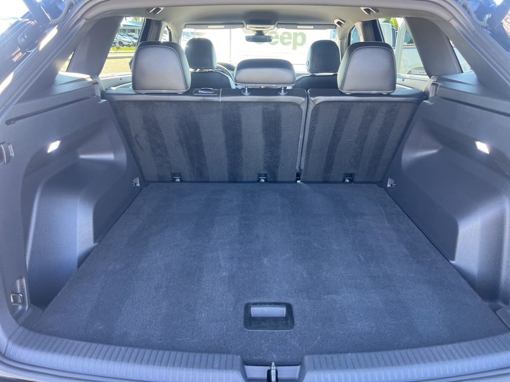 Used 2025 Volkswagen Atlas Cross Sport SE image 41