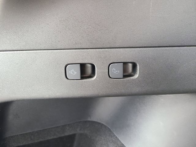 Used 2020 Tesla Model Y Long Range image 7