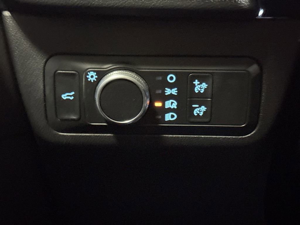 Used 2022 Ford Escape SE w/ SE Sport Appearance Package FWD image 19