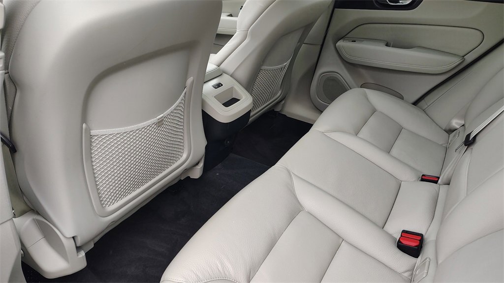 Used 2023 Volvo XC60 B5 Plus w/ Climate Package image 27