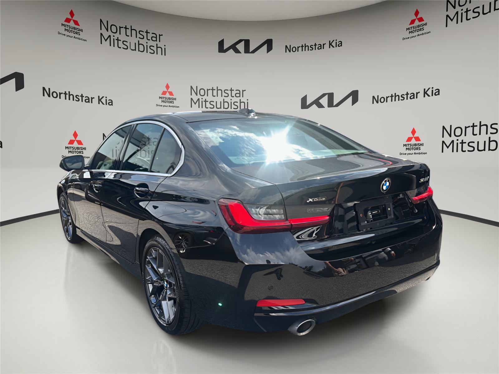 Used 2026 BMW 330i xDrive Sedan AWD/4WD image 4