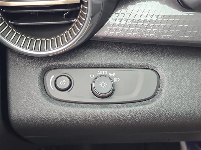 New 2026 Chevrolet Trax ACTIV w/ Sunroof Package FWD image 27