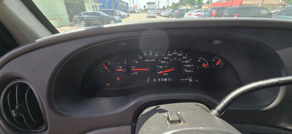 Used 2007 Ford E-250 and Econoline 250 RWD image 10