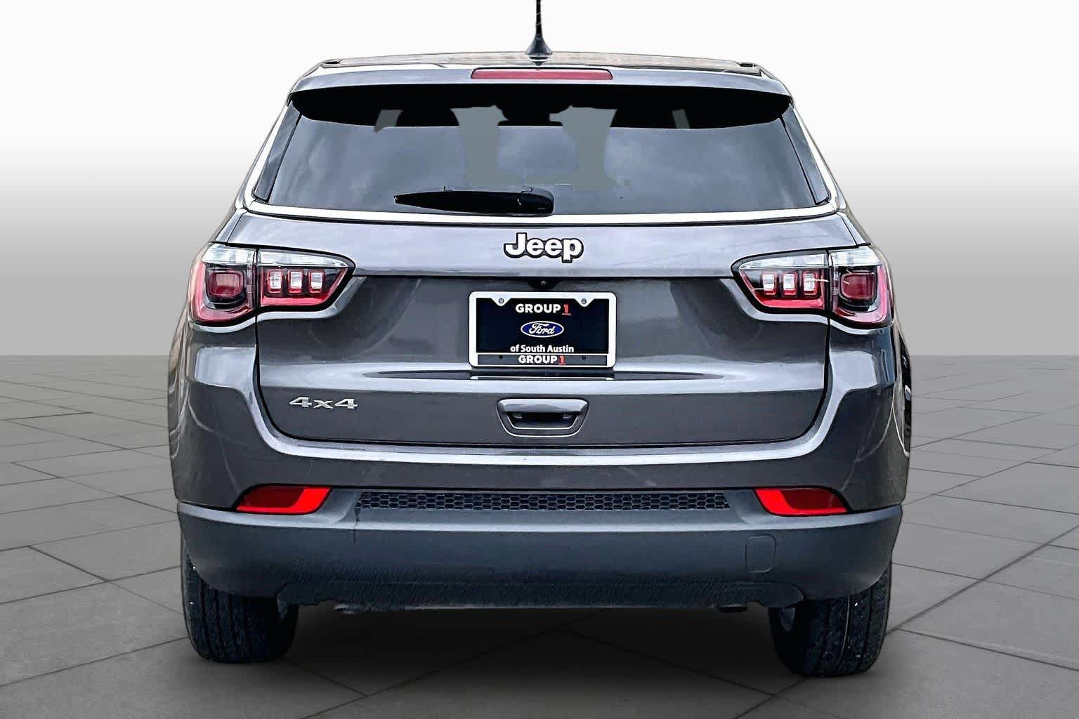 Used 2023 Jeep Compass Sport AWD/4WD image 4