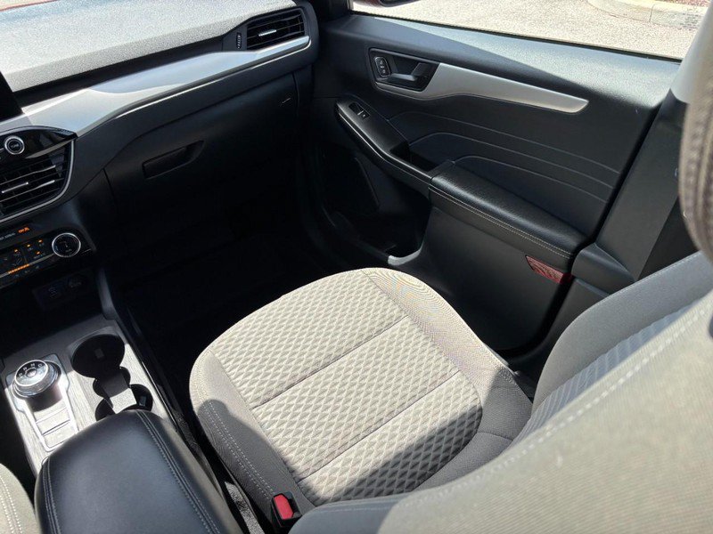 Used 2022 Ford Escape SE w/ SE Sport Appearance Package FWD image 14