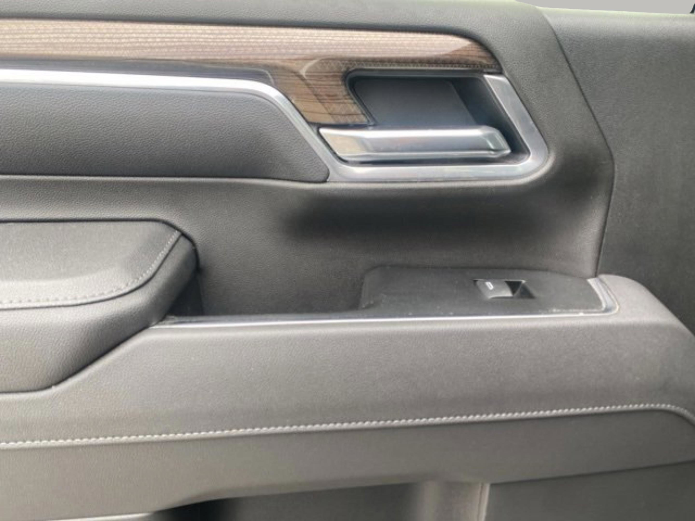 Used 2025 Chevrolet Silverado 2500 LT w/ Convenience Package AWD/4WD image 27