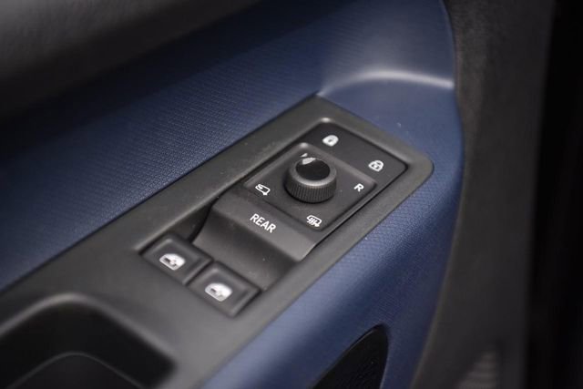 New 2025 Volkswagen ID. Buzz Pro S image 9