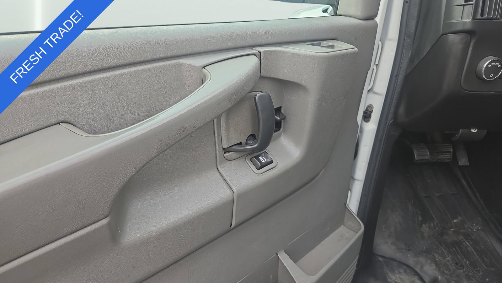 Used 2012 Chevrolet Express 2500 RWD image 10