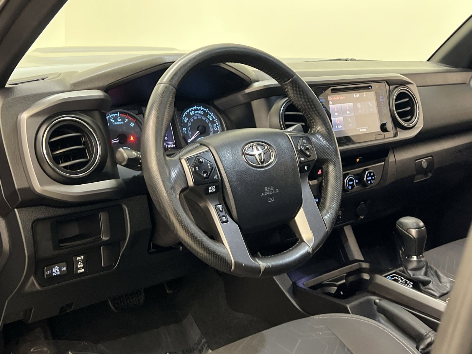 Used 2016 Toyota Tacoma TRD Sport image 14