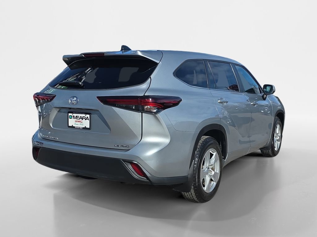 Used 2024 Toyota Highlander LE image 5