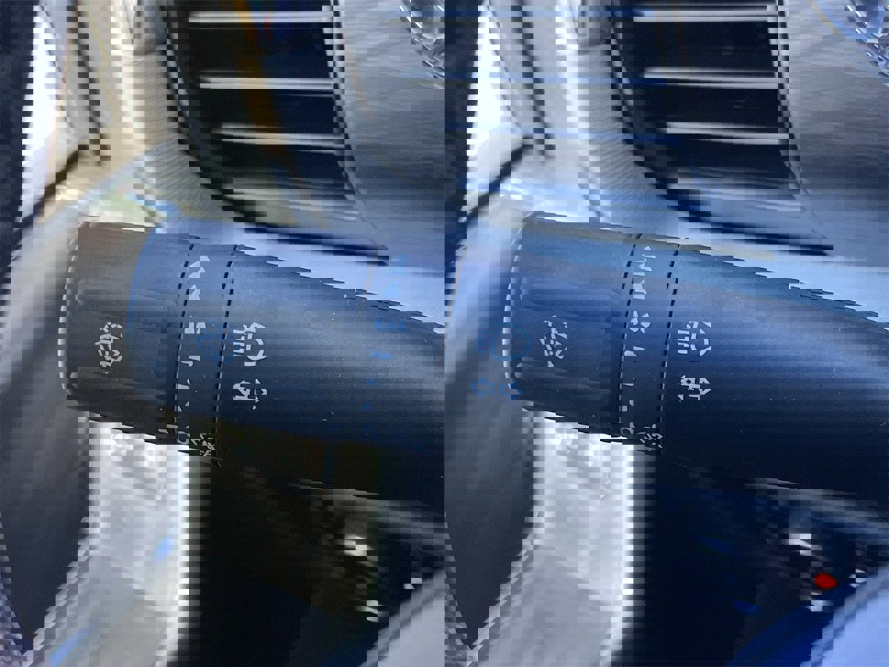 New 2025 Ford F150 Lariat w/ Equipment Group 501A Mid image 17