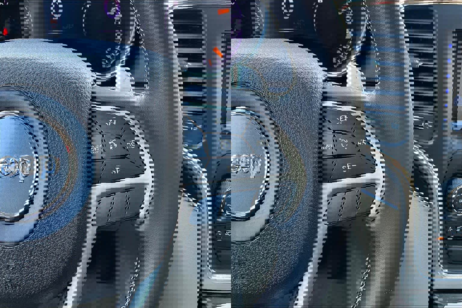 Used 2015 Jeep Grand Cherokee Overland image 25