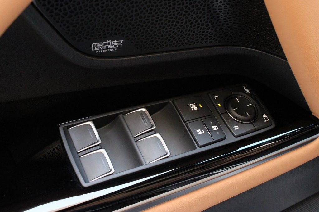 Used 2026 Lexus LX 700h Luxury w/ Accessory Package (Z1) image 30