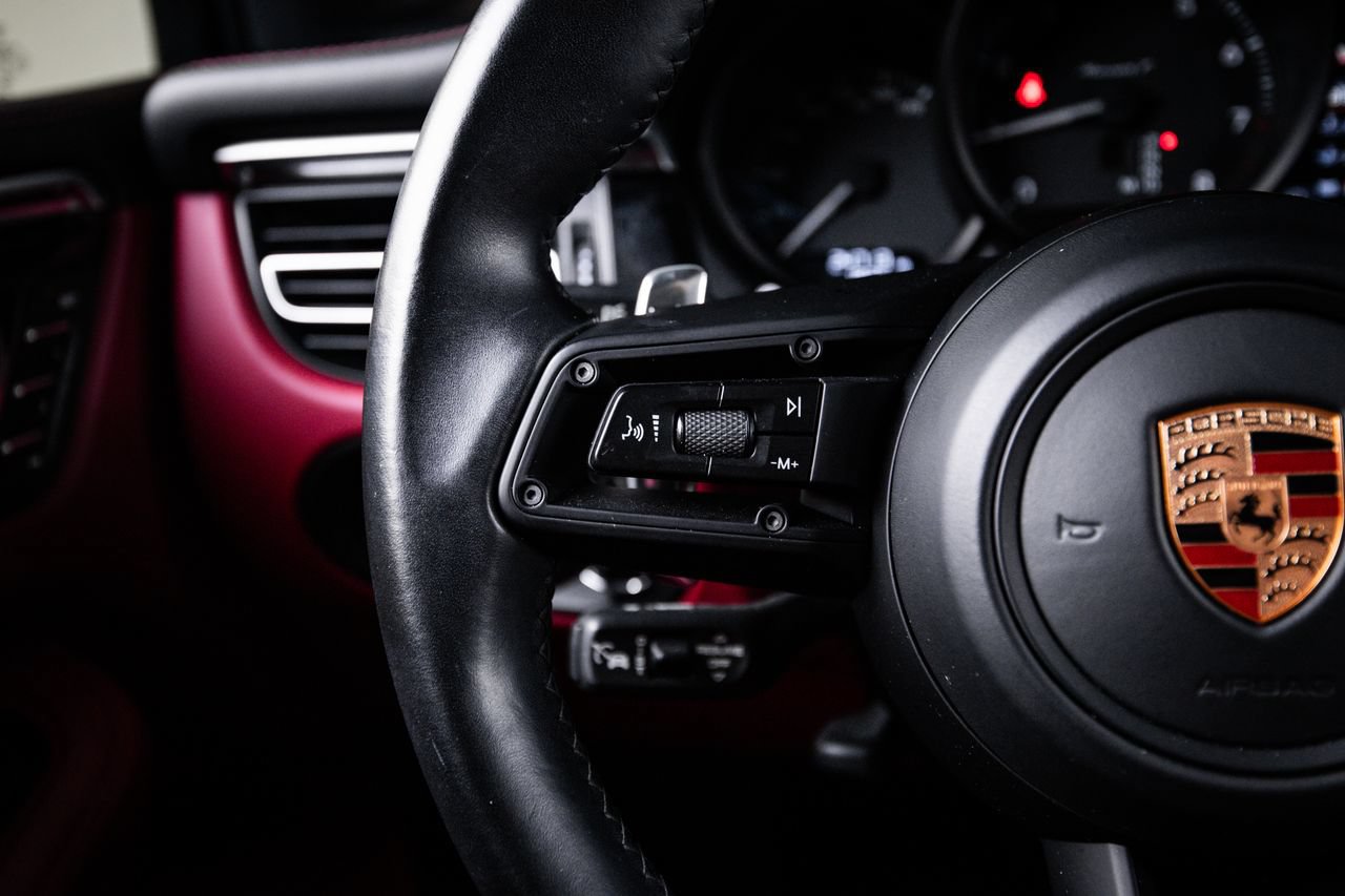 Certified 2023 Porsche Macan Turbo AWD/4WD image 17