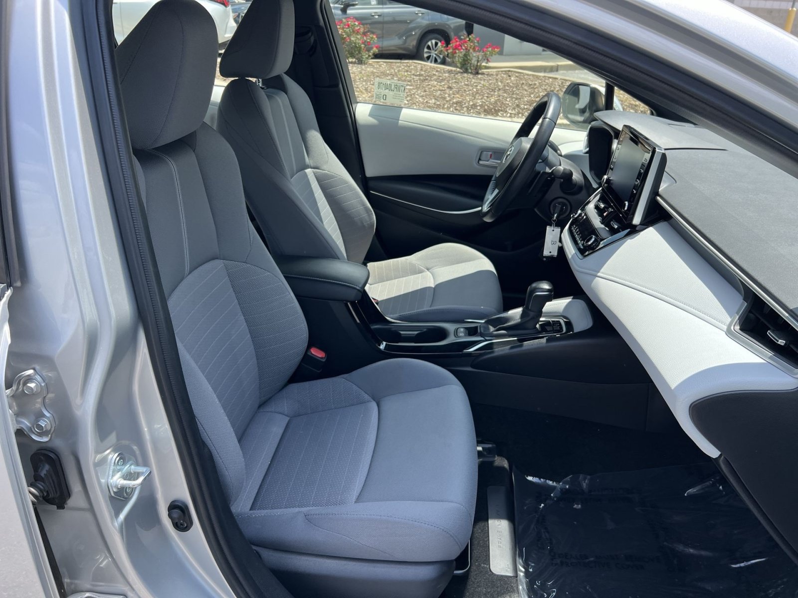 Used 2020 Toyota Corolla SE FWD image 24