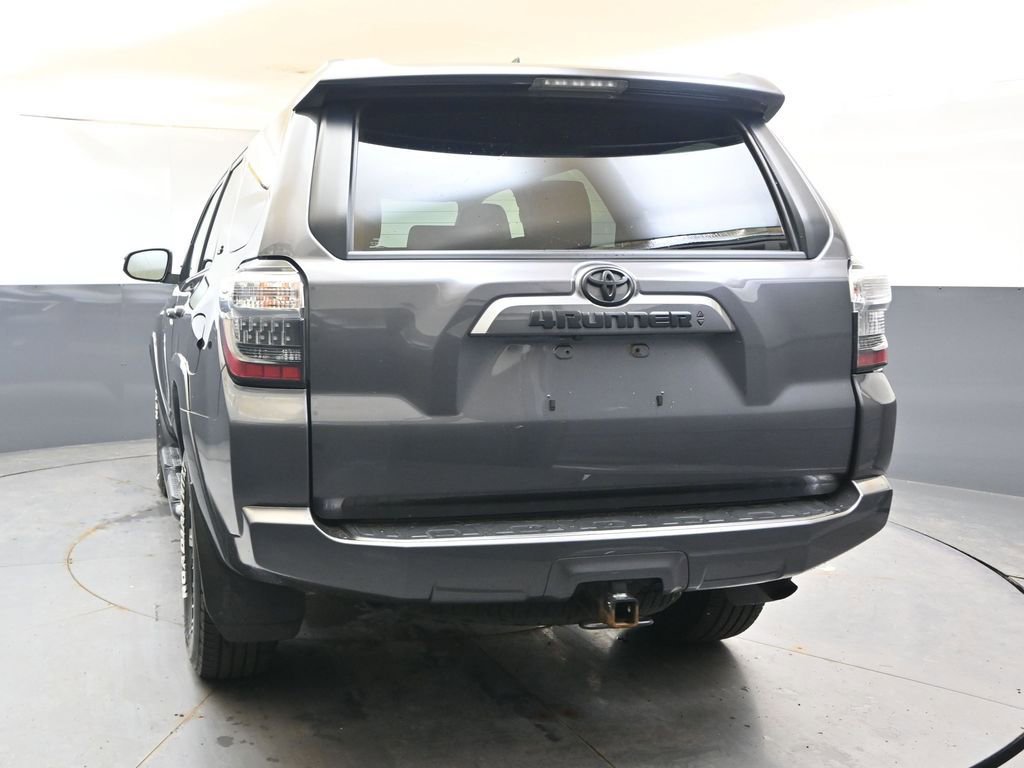 Used 2021 Toyota 4Runner SR5 Premium w/ Moonroof Package AWD/4WD image 4