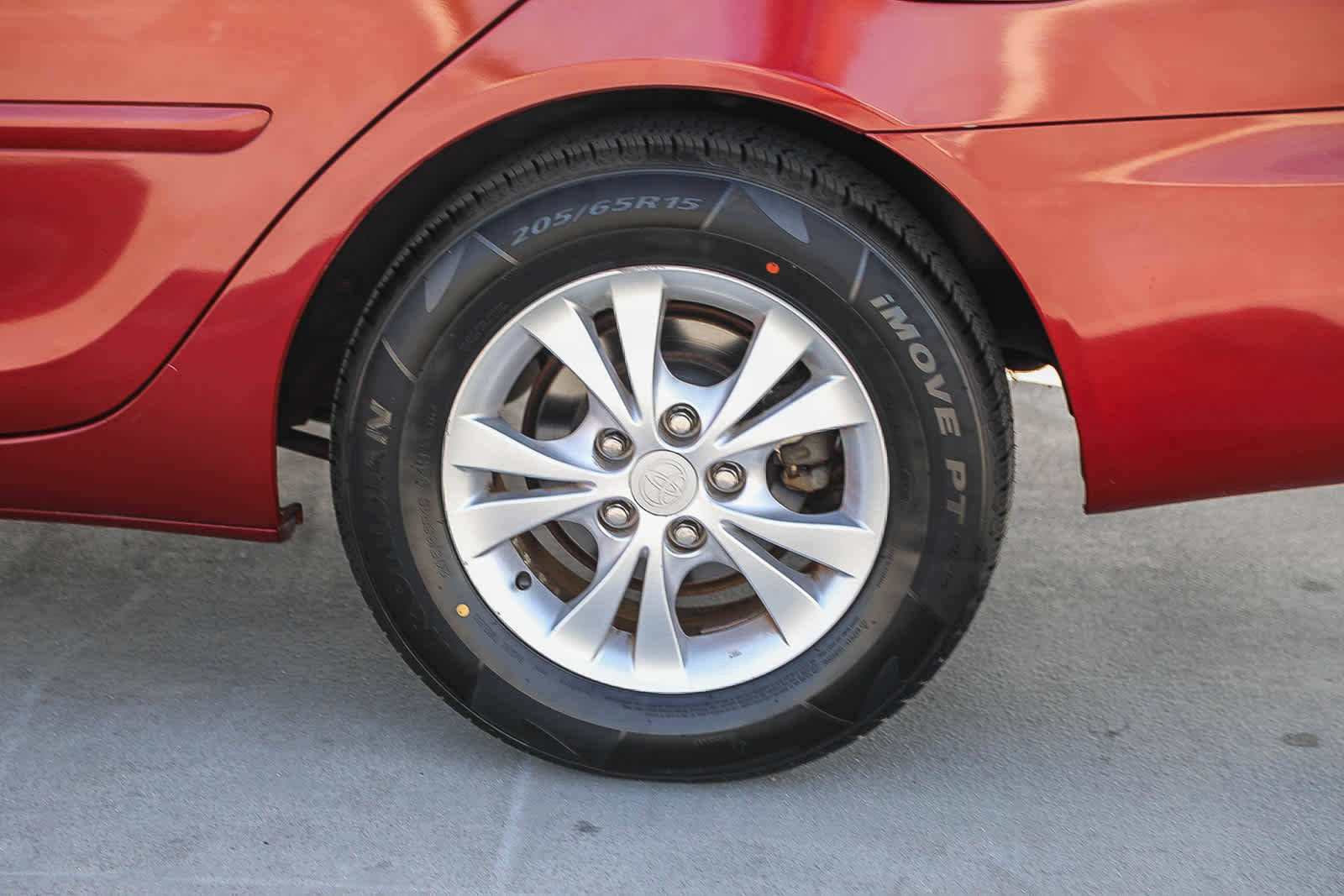 Used 2004 Toyota Camry LE image 10