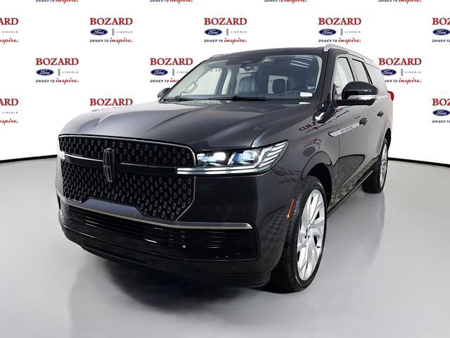 New 2025 Lincoln Navigator L Reserve AWD/4WD image 3