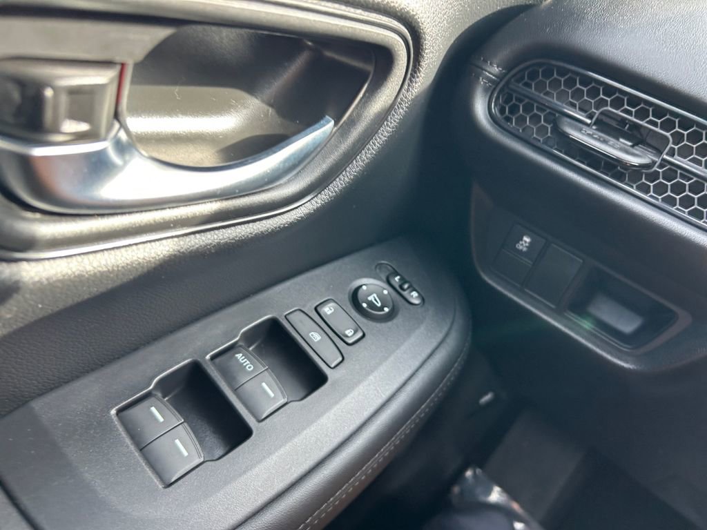 Used 2023 Honda HR-V LX image 30