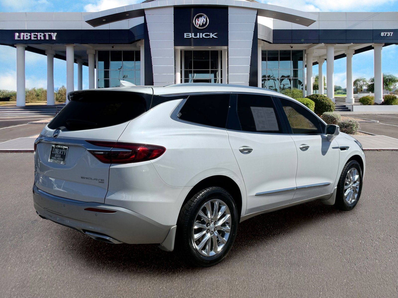 Used 2018 Buick Enclave Premium w/ Experience Buick Package AWD/4WD image 3