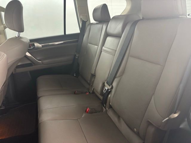Used 2020 Lexus GX 460 Premium w/ Premium Package image 14